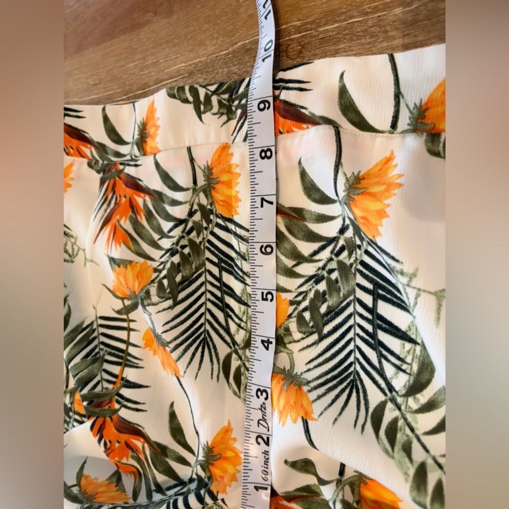 Carolina Belle Shorts Size 4 Floral White Orange and‎ Green - Picture 13 of 14